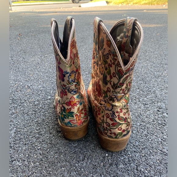 Women’s Roper Ingrid Floral Western Boot - Picture 8 of 14